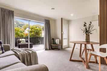 1/10 Denver Grove, Totara Park