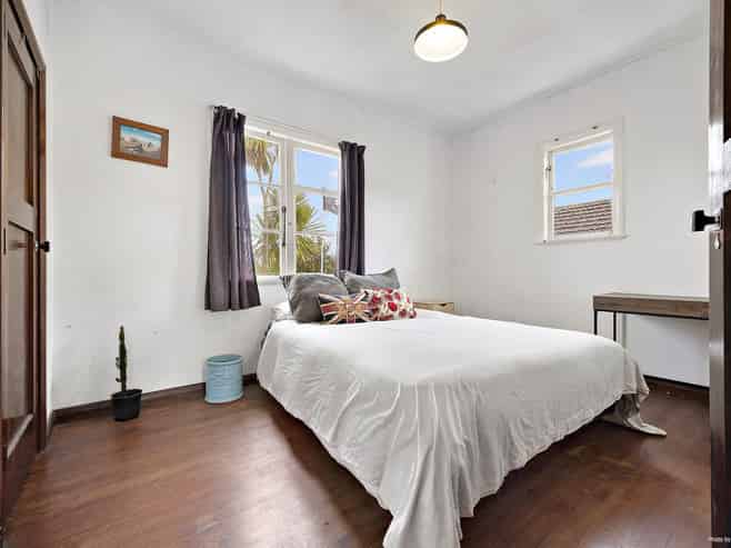 24 Bonnie Brae Road, Meadowbank