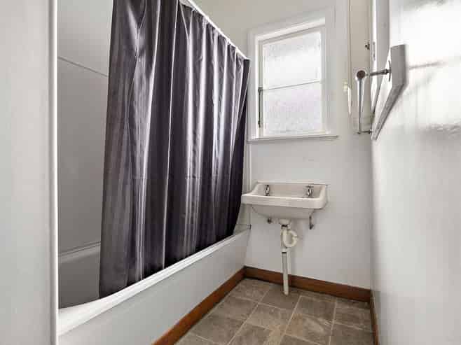 24 Bonnie Brae Road, Meadowbank