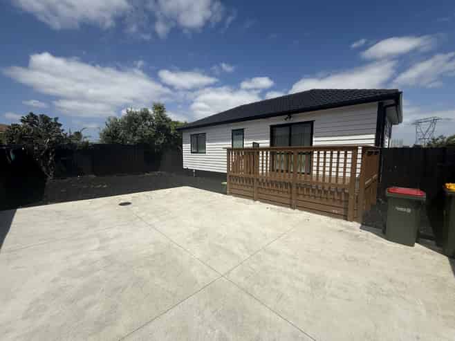 11A Doughty Place, Otara