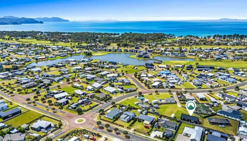 110 Ngaio Drive, Matarangi