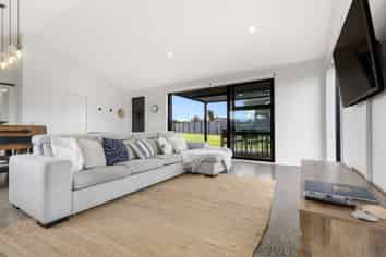 110 Ngaio Drive, Matarangi