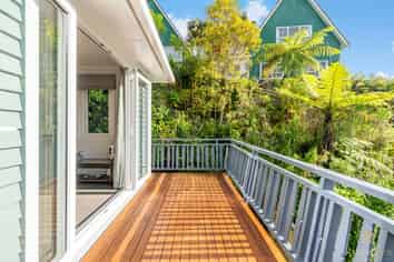 16 Wilfred Street, Tawa