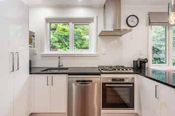 16 Wilfred Street, Tawa