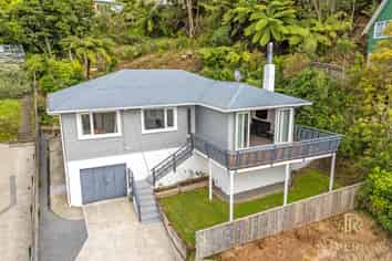 16 Wilfred Street, Tawa