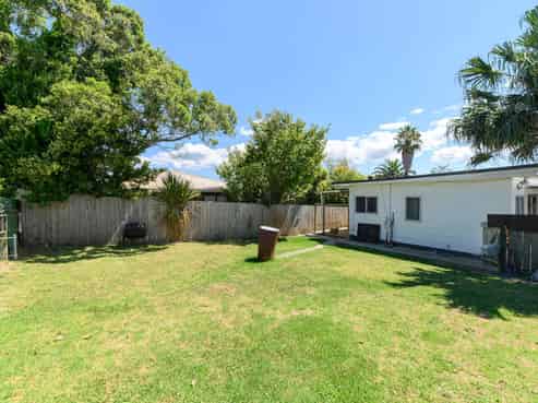 2/24 Newington Road, Henderson