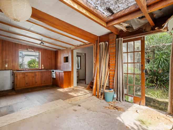 243 Meola Road, Point Chevalier