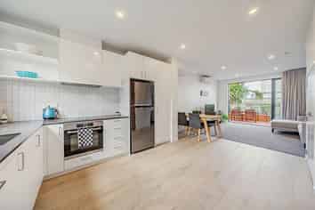 14/323 Riverside Drive, Waterloo