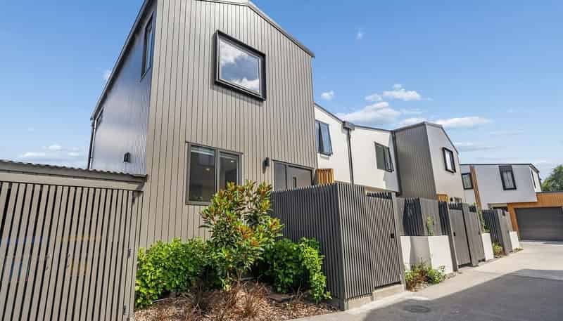 14/323 Riverside Drive, Waterloo