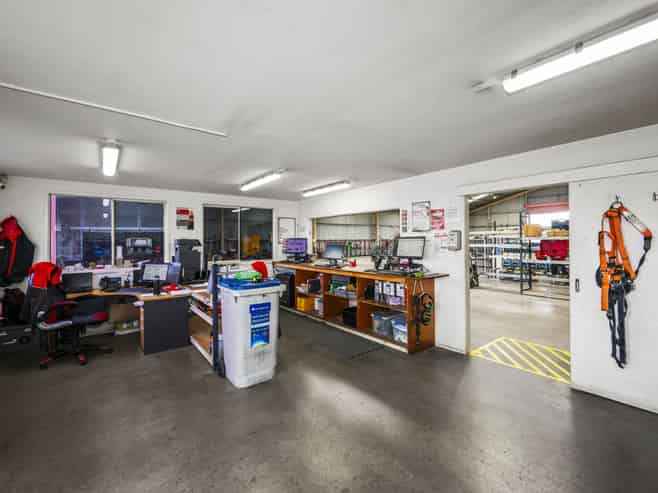 Multinational tenant 'Kennards Hire'