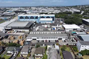 Functional warehouse near SH1