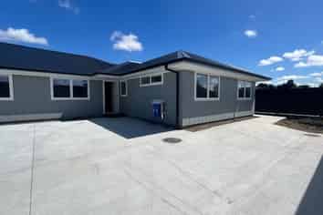 4/57 Dundas Road, Sanson