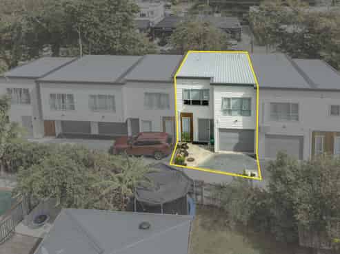 1B Kororo Street, Northcote