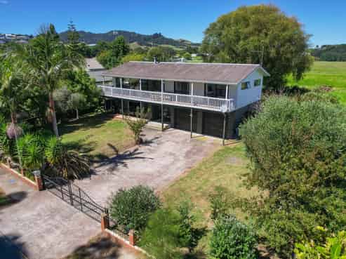 119 Lowe Avenue, Thames