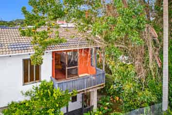 11B Lloyd Avenue, Mount Albert