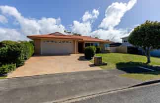 8 San Vito Place, Paraparaumu Beach