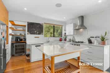 51 Torino Street, Point England