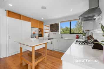 51 Torino Street, Point England