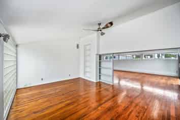 MODERN, REFURBISHED OFFICES AND WORKSHOP
