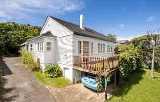 18 Seaside Avenue, Waterview