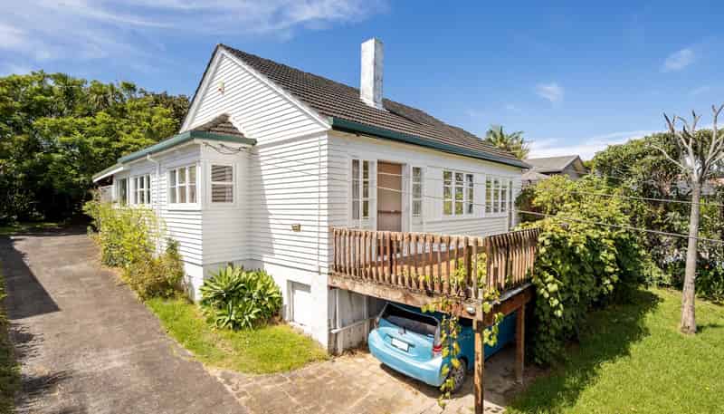 18 Seaside Avenue, Waterview