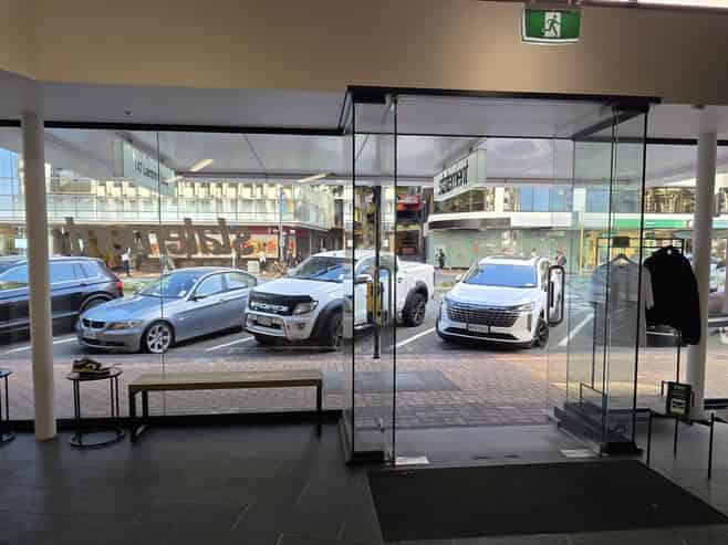 High Profile Retail on the Golden Mile  - 105 sqm