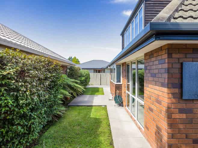 2/43 Claridges Road, Casebrook