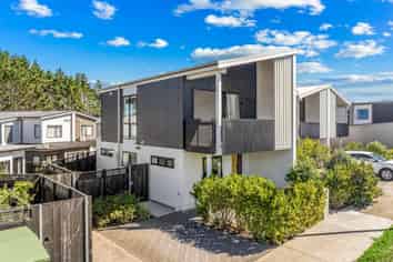 7 Awamarino Way, Westgate