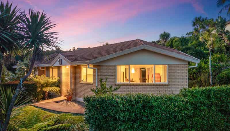 15 Ambassador Glade, Orewa