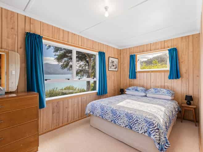 2453 Kenepuru Road, Black Rock