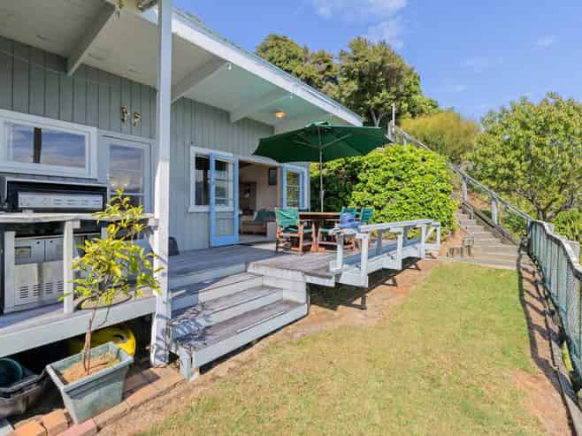 2453 Kenepuru Road, Black Rock
