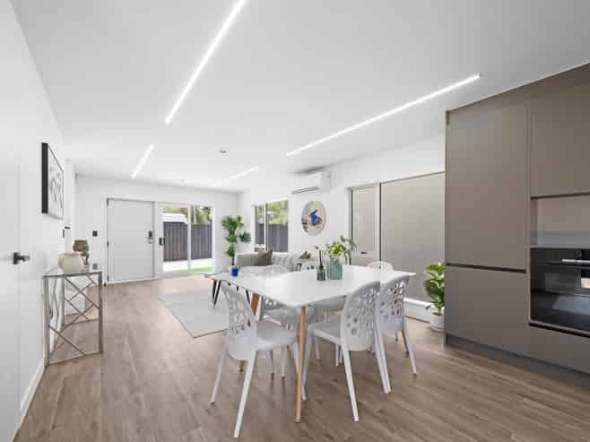 2/17 Muir Avenue, Mangere Bridge