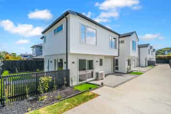 2/17 Muir Avenue, Mangere Bridge