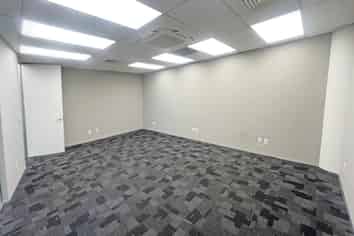 WELL PRESENTED FIRST FLOOR OFFICE
