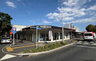 High Profile Prime Retail Site  