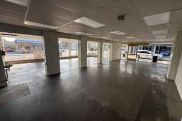 High Profile Prime Retail Site  