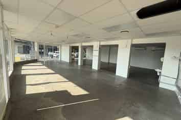 High Profile Prime Retail Site  