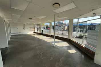 High Profile Prime Retail Site  