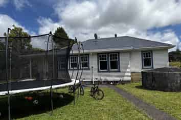 17 Honi Taipua Street, Manakau