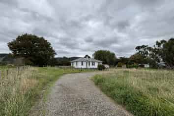 17 Honi Taipua Street, Manakau