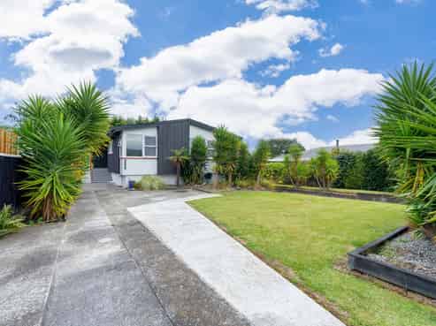 255 Cambridge Street, Levin