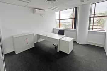 MODERN MANUKAU OFFICE
