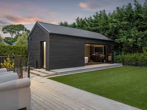 29 Carnaveron Drive, Lincoln