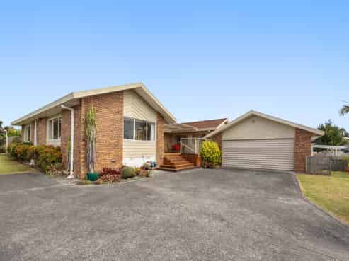 16 Harbour Lights Close, West Harbour