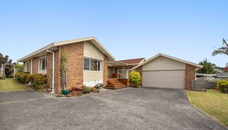 16 Harbour Lights Close, West Harbour