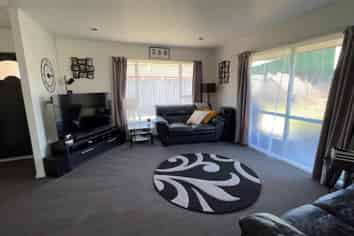 13 Walter Little Way, Flat Bush