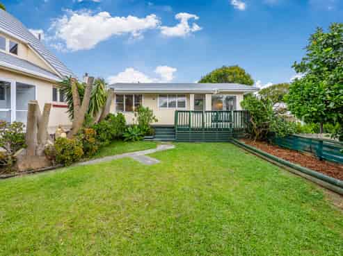 23 Clark Road, Pahurehure