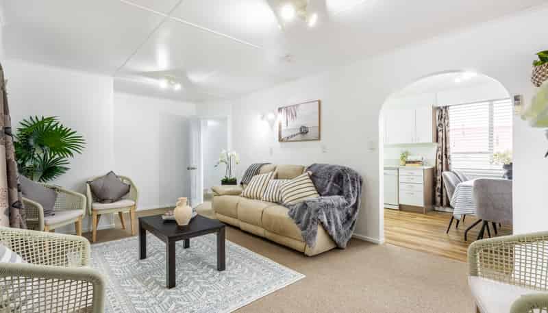 25 Clapham Grove, Stokes Valley