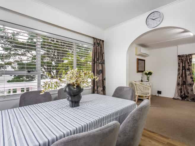 25 Clapham Grove, Stokes Valley