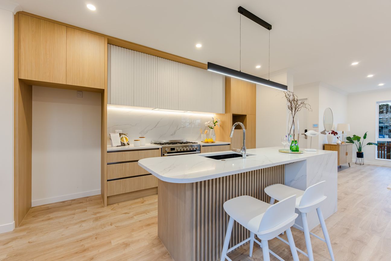 Spacious Family Living with Two Master Suites - Więcej